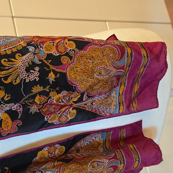 J.G Hook 100% Silk Paisley Scarf - Picture 4 of 6